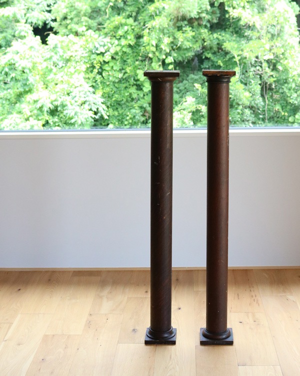 Pair of Column