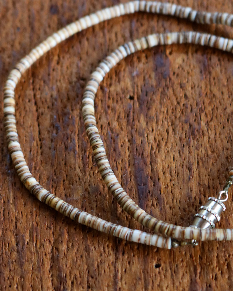 c.1970s Santa Domingo Style White Shell Heishi Beads Necklace