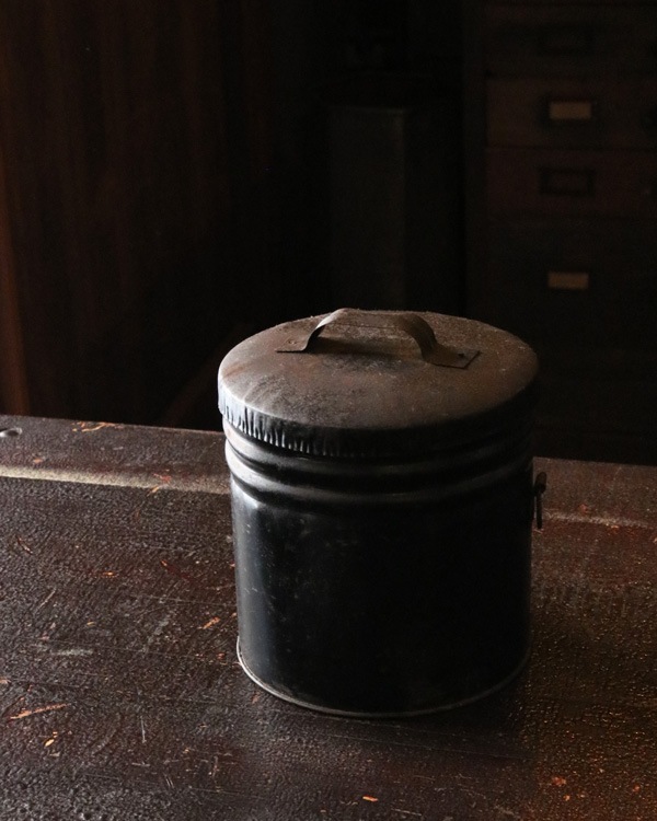 Iron Pot with Lid��Ŵ�����դ��ݥå�