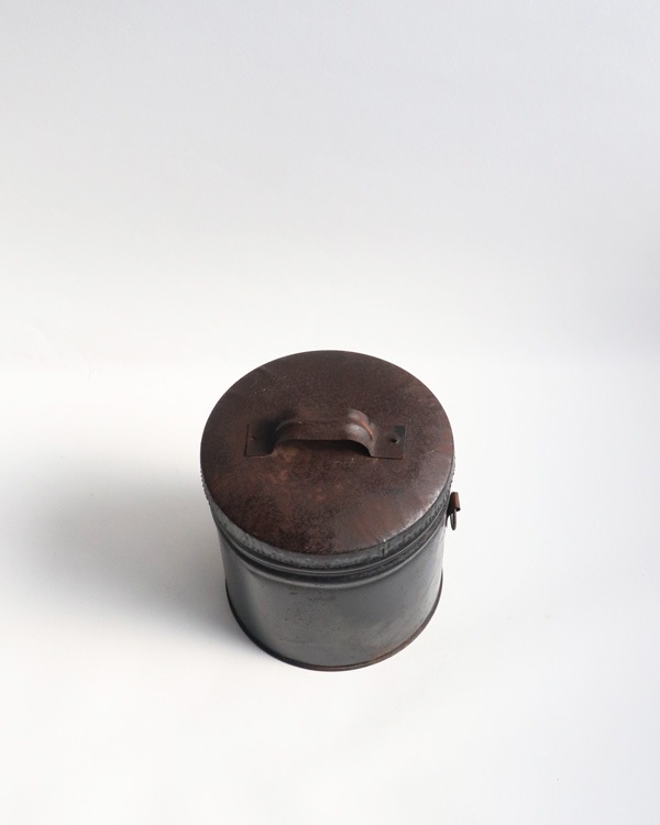 Iron Pot with Lid��Ŵ�����դ��ݥå�