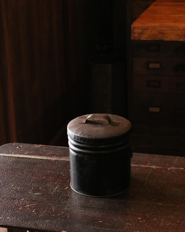 Iron Pot with Lid��Ŵ�����դ��ݥå�