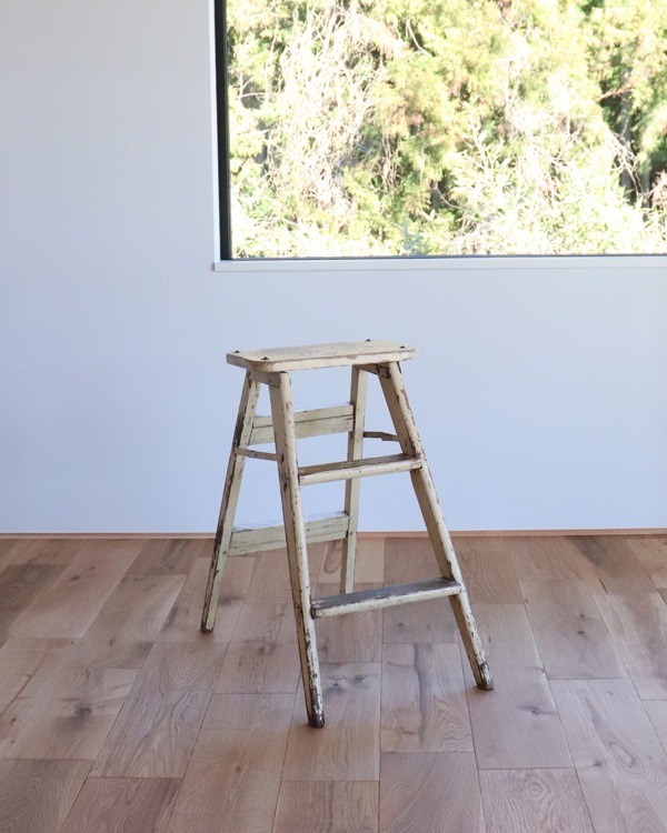 White Step Ladder Small�åۥ磻�� ���ƥåץ���� ���⡼��