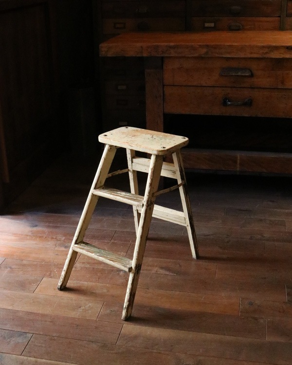 White Step Ladder Small�åۥ磻�� ���ƥåץ���� ���⡼��