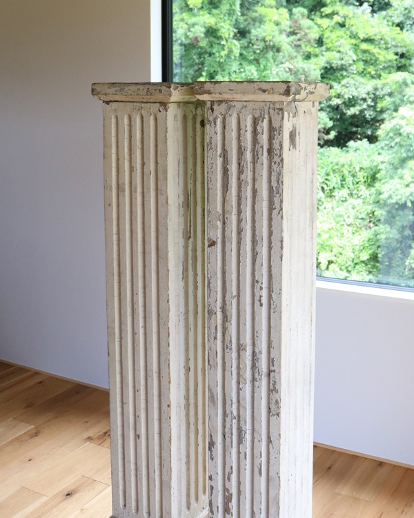 Pair of Old Building ColumnøŤӥ