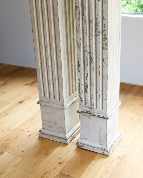 Pair of Old Building ColumnøŤӥ