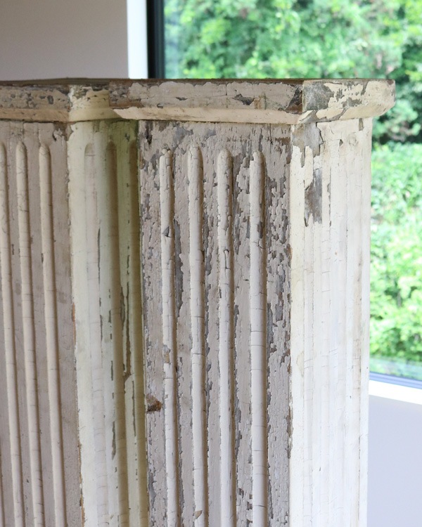 Pair of Old Building ColumnøŤӥ