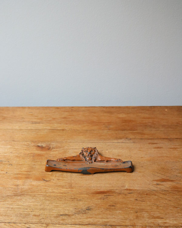 "LION" Pen Tray��"LION" �ڥ�ȥ졼