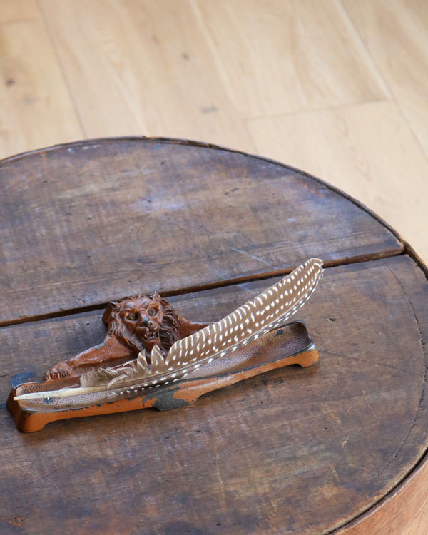 "LION" Pen Tray��"LION" �ڥ�ȥ졼