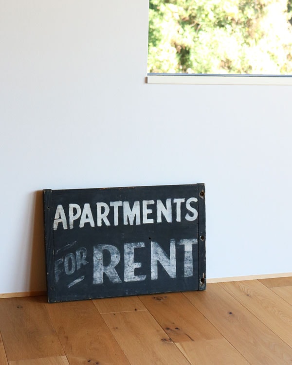 Double-Sided ��APARTMENTS FOR RENT�� Sign�á�APARTMENTS FOR RENT�� ���֥륵���ɥ�����