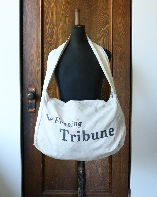 1950s ��The Evening Tribune�� Newspaper Bag�� 1950ǯ�庢 "The Evening Tribune" �˥塼���ڡ��ѡ��Хå�