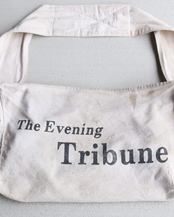 1950s ��The Evening Tribune�� Newspaper Bag�� 1950ǯ�庢 "The Evening Tribune" �˥塼���ڡ��ѡ��Хå�