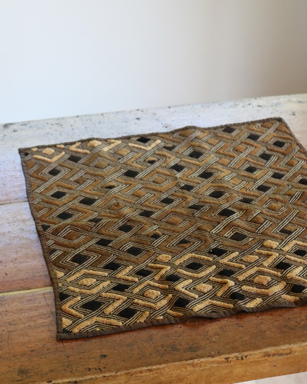 African Textile Kuba Fabric B�å��եꥫ��ƥ��������� �����ۡ���ӥ����ɡ�B