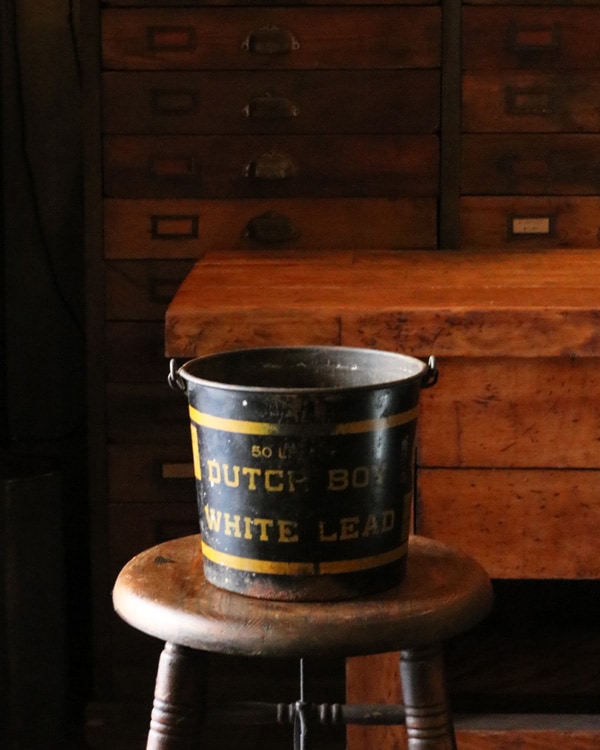 DUTCH BOY