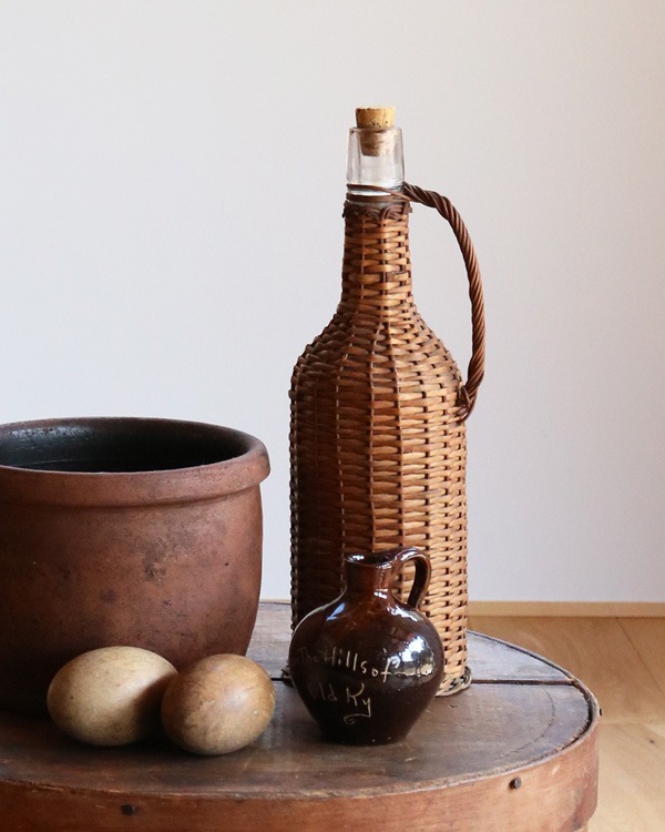 Wicker Covered Glass Wine Bottle｜籐編みカバー付き ガラスワインボトル