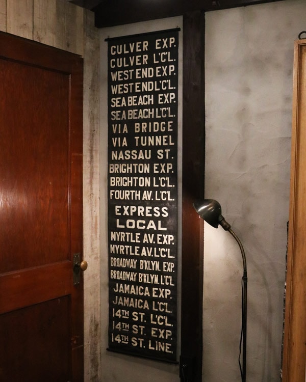 NYC Subway Roll Sign｜NYC 地下鉄 ロールサイン