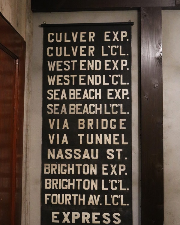 NYC Subway Roll Sign｜NYC 地下鉄 ロールサイン