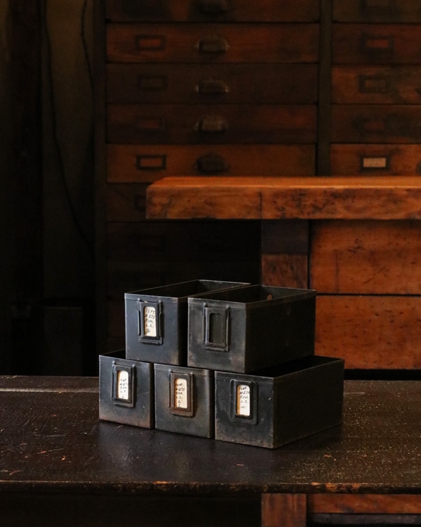 Small Tin set of 5｜5個セットのブリキの小物入れ