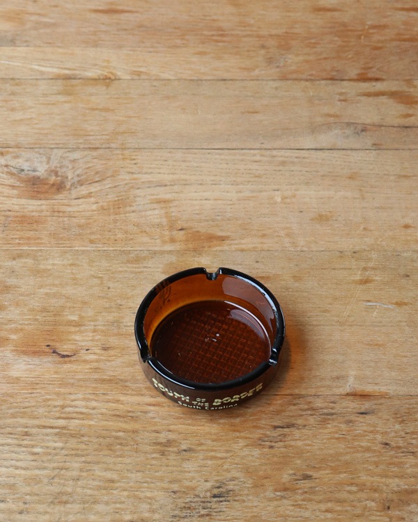 "SOUTH OF THE BORDER" Ashtray"SOUTH OF THE BORDER" 饹