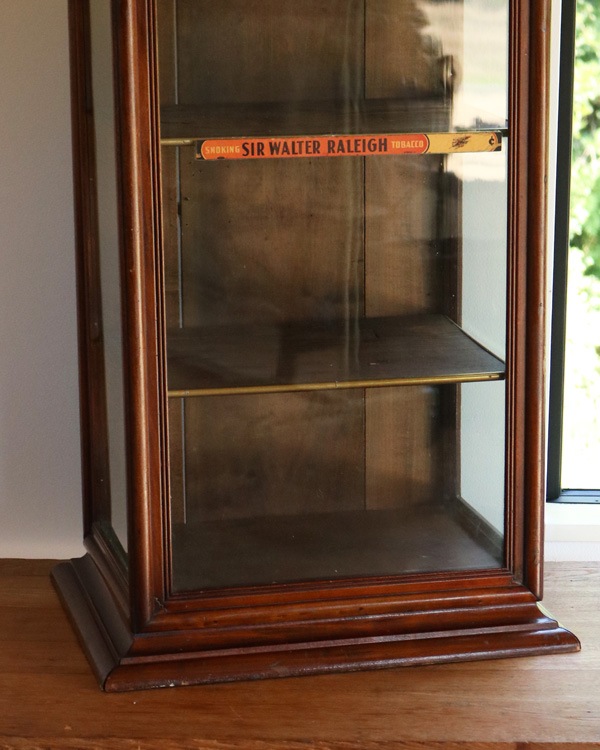 Glass Display Case �å��饹�Υǥ����ץ졼������