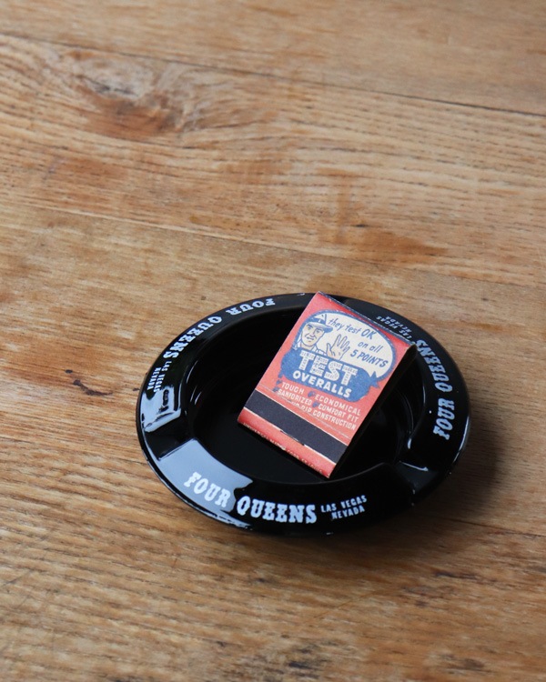 "FOUR QUEENS" Ashtray"FOUR QUEENS" 饹
