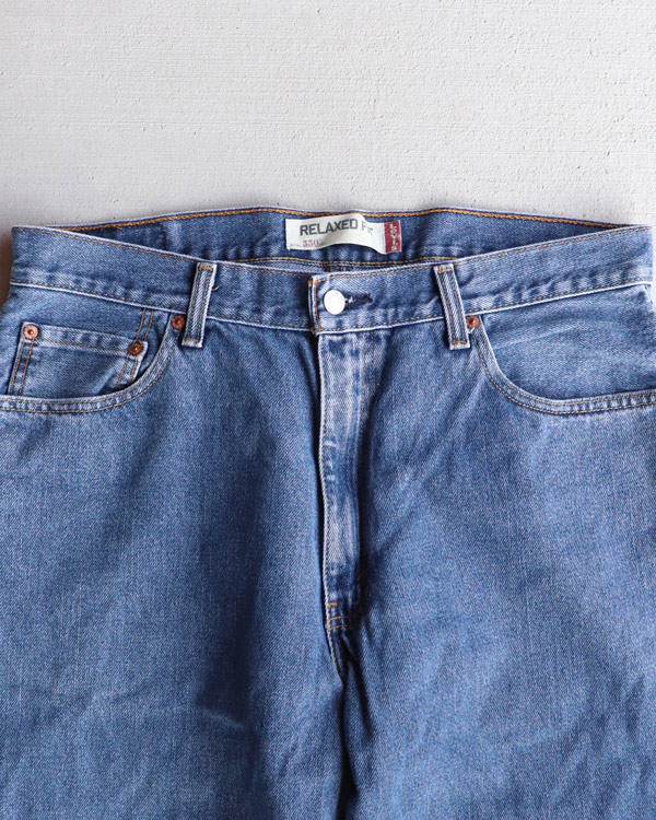 Vintage Y2K Light Wash LEVI'S 550 Denim Jeans (W34xL28)