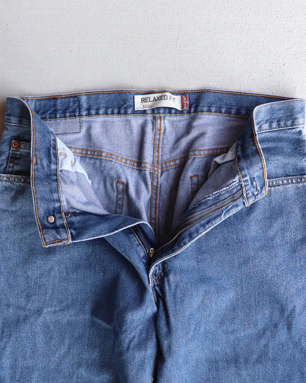 Vintage Y2K Light Wash LEVI'S 550 Denim Jeans (W34xL28)