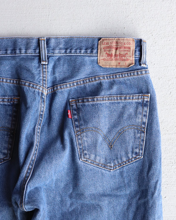 Vintage Y2K Light Wash LEVI'S 550 Denim Jeans (W34xL28)
