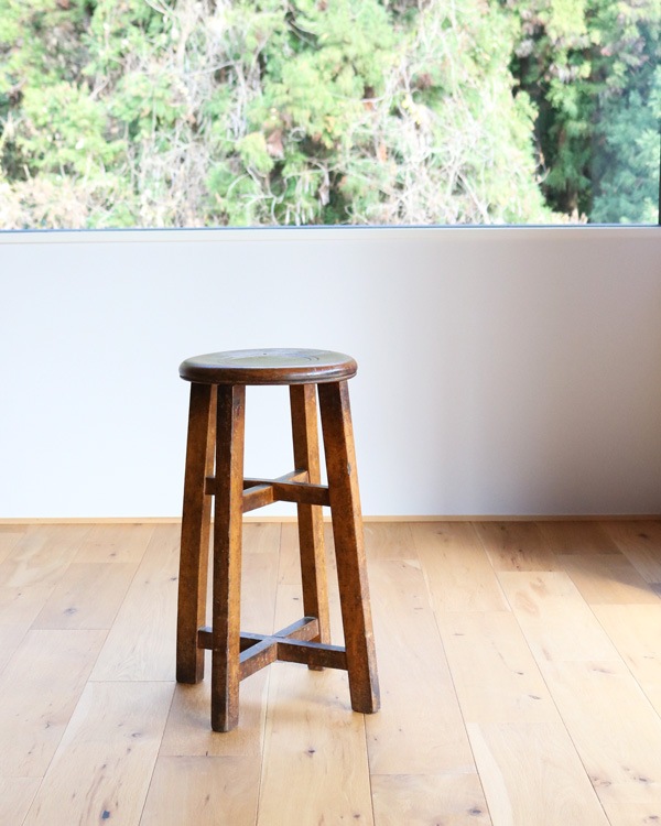 Wooden Round Stool RS-01�������饦��ɥ��ġ��� RS-01