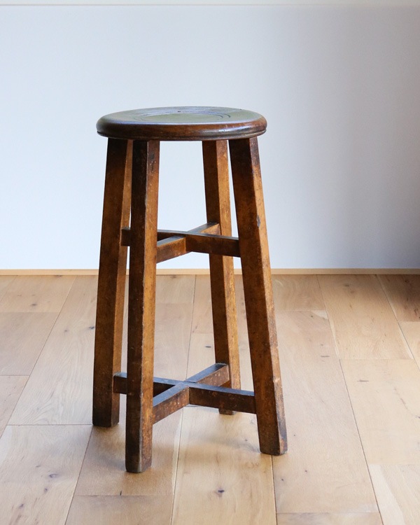 Wooden Round Stool RS-01�������饦��ɥ��ġ��� RS-01