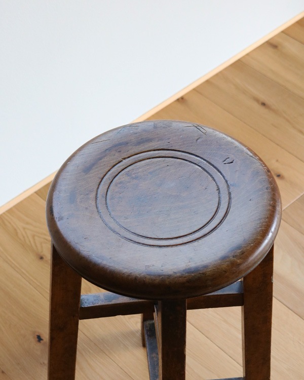 Wooden Round Stool RS-01�������饦��ɥ��ġ��� RS-01