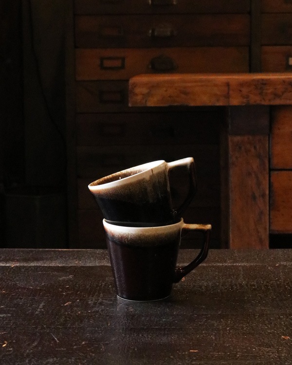 Brown Drip Mug�å֥饦��ɥ�åץޥ�