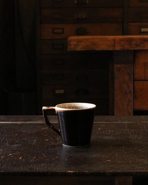 Brown Drip Mug�å֥饦��ɥ�åץޥ�