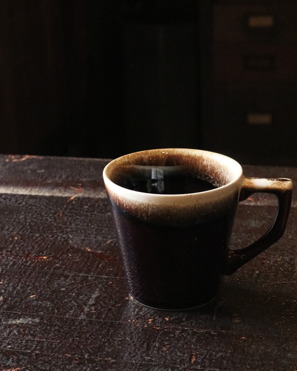 Brown Drip Mug�å֥饦��ɥ�åץޥ�