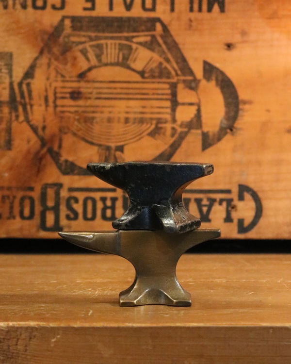 Miniature Brass Anvil｜ミニチュアサイズの真鍮製アンビル