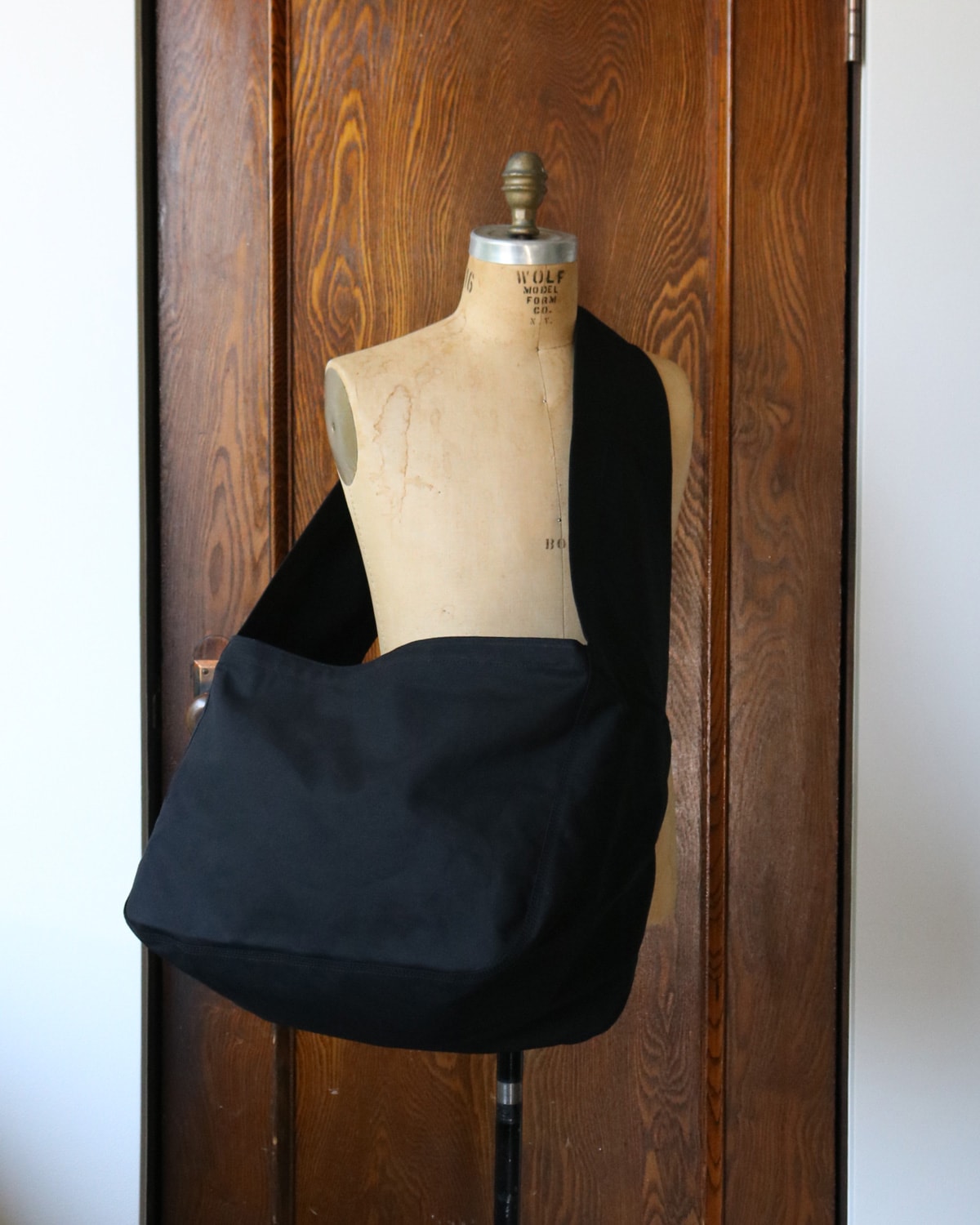 LABOR DAY 졼СǥNEWSPAPER BAG ˥塼ڡѡХåBLACK