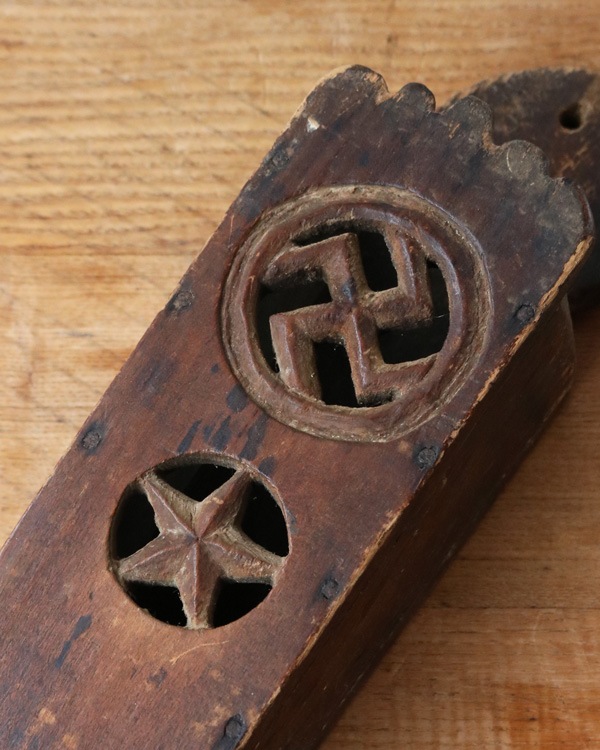 1920s Folk Art ��Whirling Log & Star�� Candle Wall Box��1920ǯ�� �ե����������� ���åɡ������ɥ륦������ܥå���