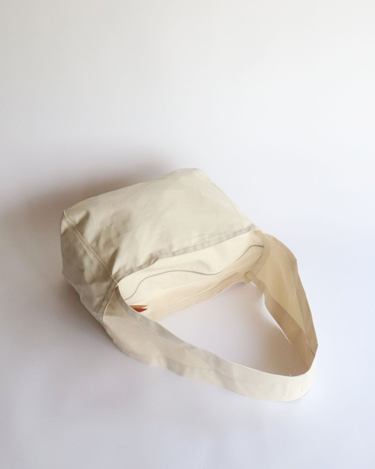 LABOR DAY 졼СǥNEWSPAPER BAG ˥塼ڡѡХåNATURAL