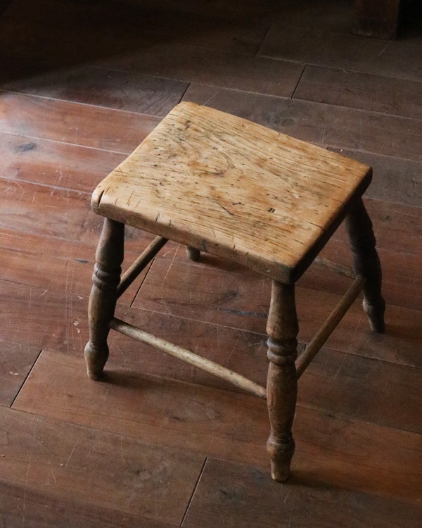Low Stool�å������ġ���