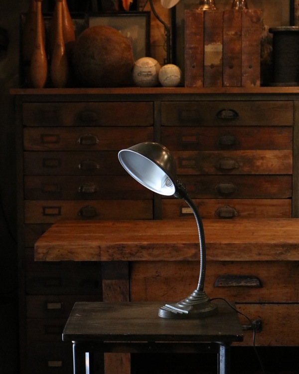 1940s年代頃のEAGLE社のデスクランプ EAGLE
