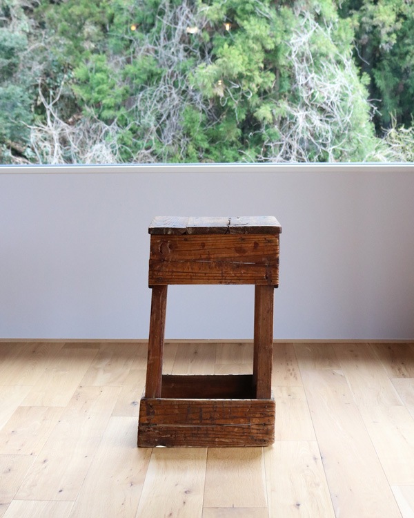 Square Stand B�å�������������� B