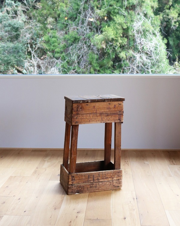 Square Stand B�å�������������� B