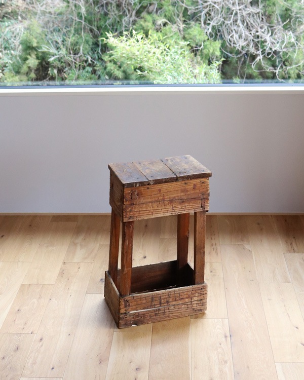 Square Stand B�å�������������� B