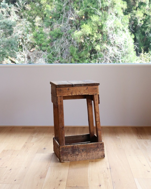 Square Stand B�å�������������� B