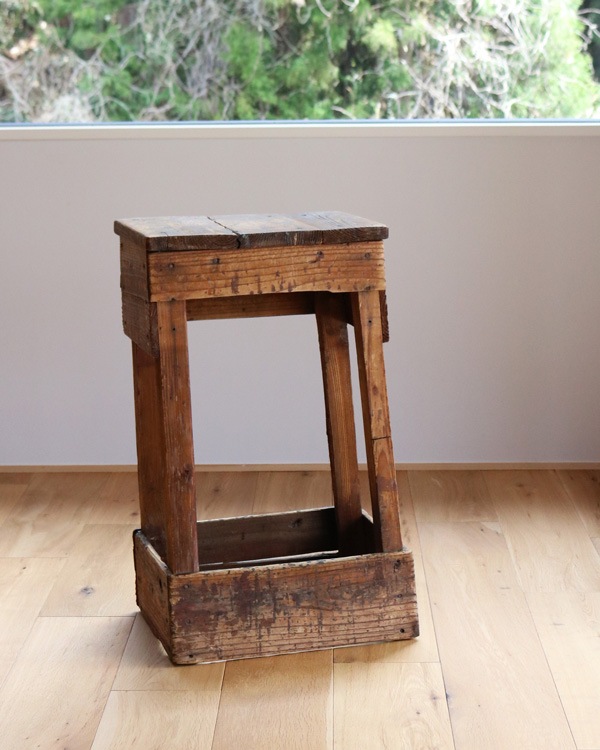 Square Stand B�å�������������� B