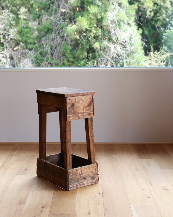 Square Stand B�å�������������� B