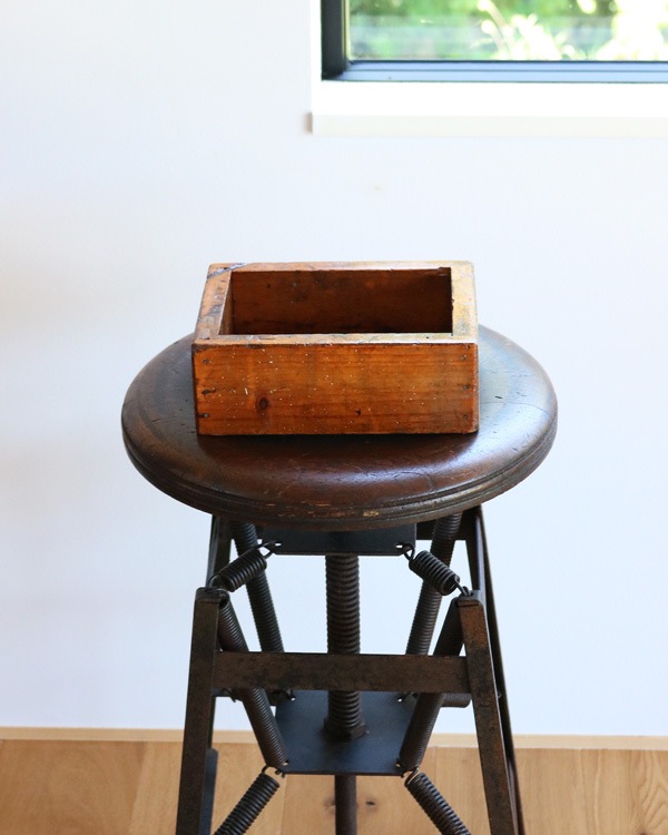 c.1950s Primitive Industrial Wood Box��1950ǯ�庢�Υץ�ߥƥ��֤ʥ�������ȥꥢ����Ȣ