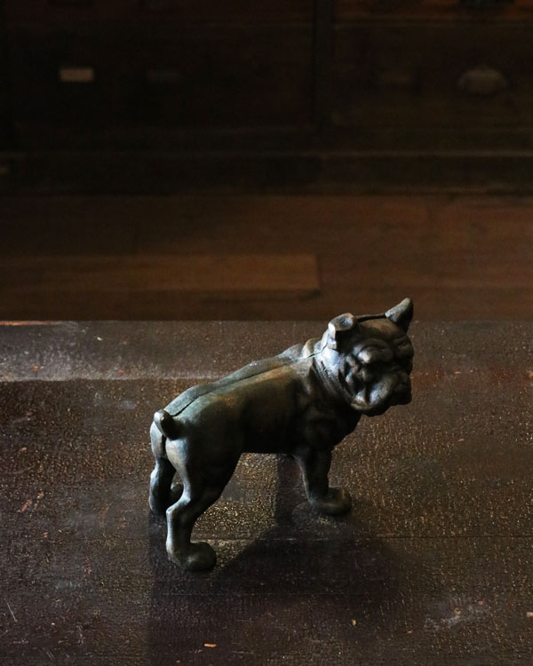 貯金箱 ブルドッグ ゴールドブラックと追加 KARE ゴールドの亀の