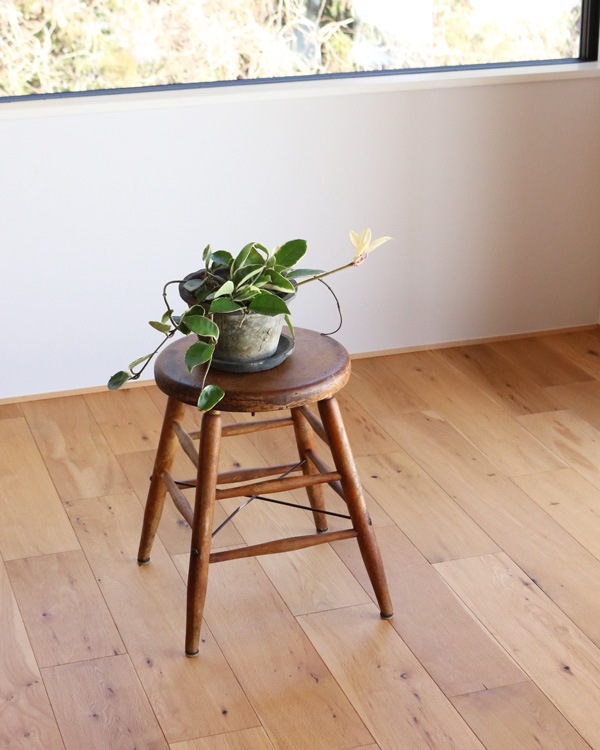 Wooden Work Stool ������������ġ���