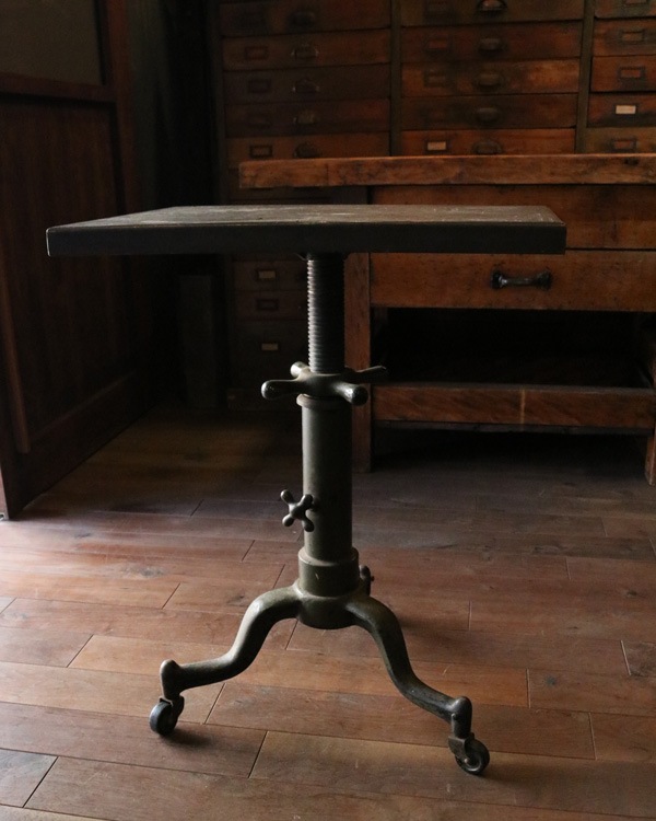 美術机　工作台　ドラフティングテーブル　イーゼル　アンティーク　ビンテージ Industrial Drafting Table｜インダストリアル ドラフティングテーブル