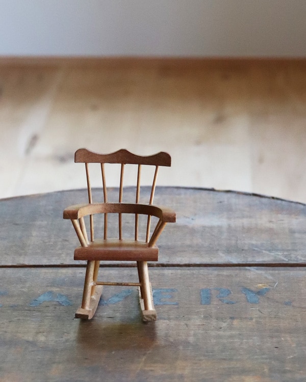 Miniature Rocking Doll Chair A｜ミニチュアロッキングドール